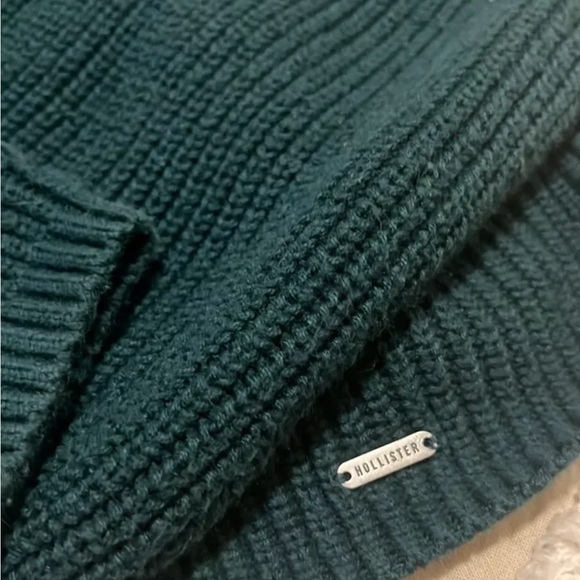 Hollister V-Neck Sweater - Dark Green - Picture 2 of 3